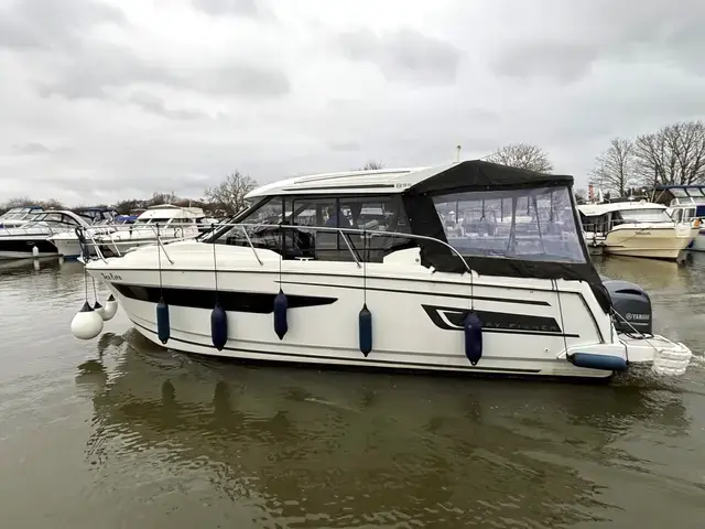 Jeanneau Merry Fisher 895