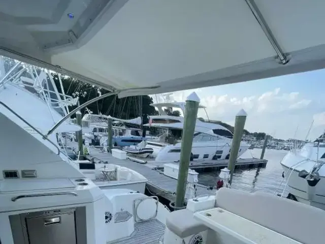 Cruisers Yachts 48 Cantius