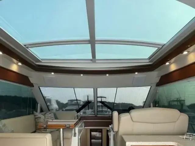 Cruisers Yachts 48 Cantius