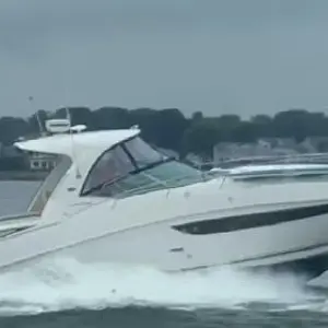 2013 Sea Ray Sundancer 370