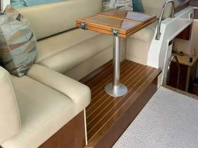 Cruisers Yachts 48 Cantius