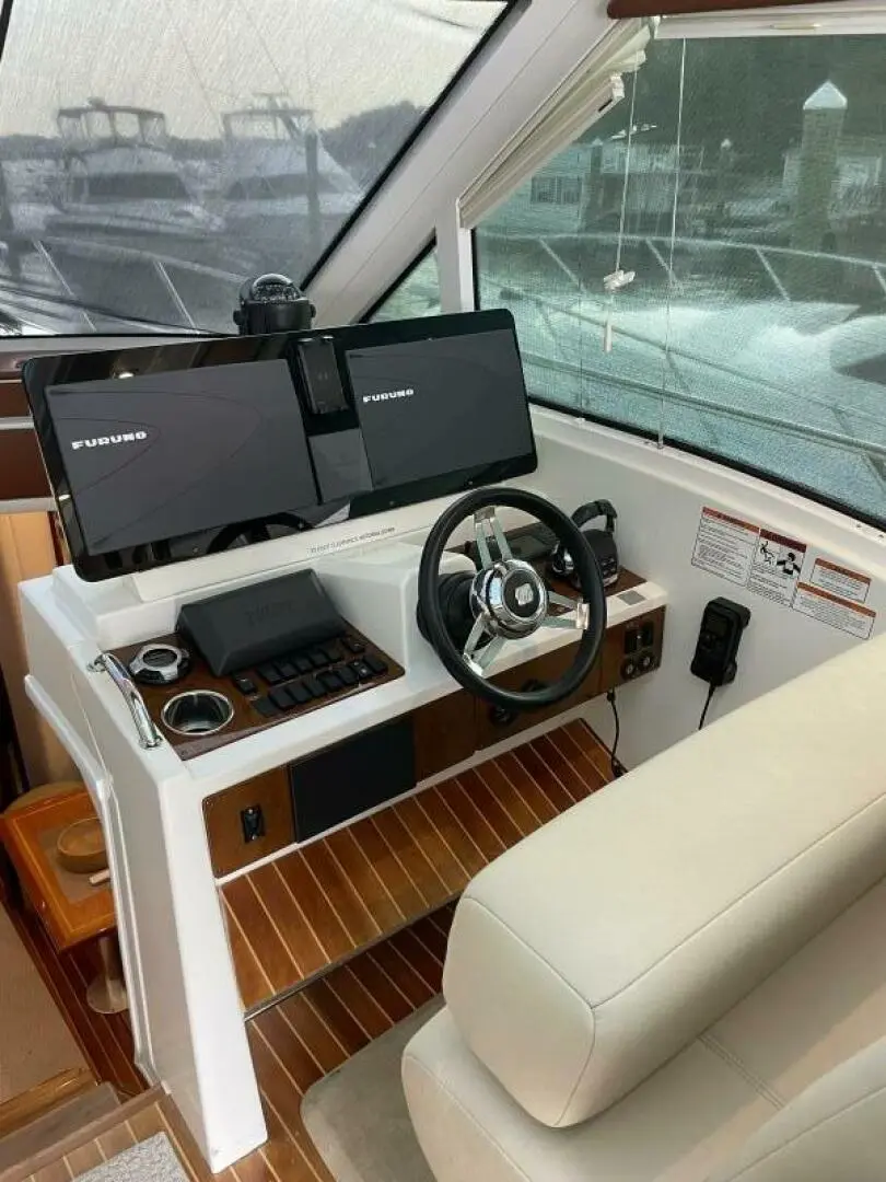 2012 Cruisers 48 cantius