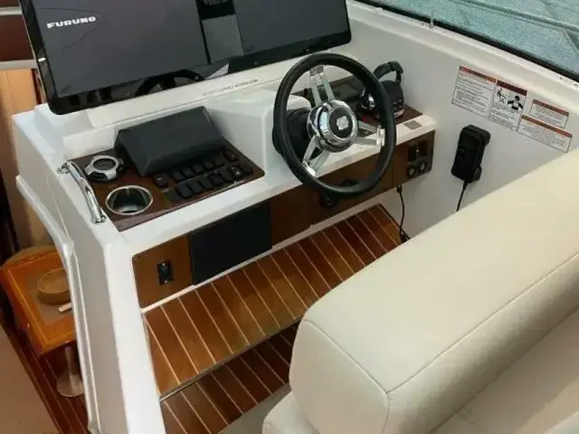 Cruisers Yachts 48 Cantius