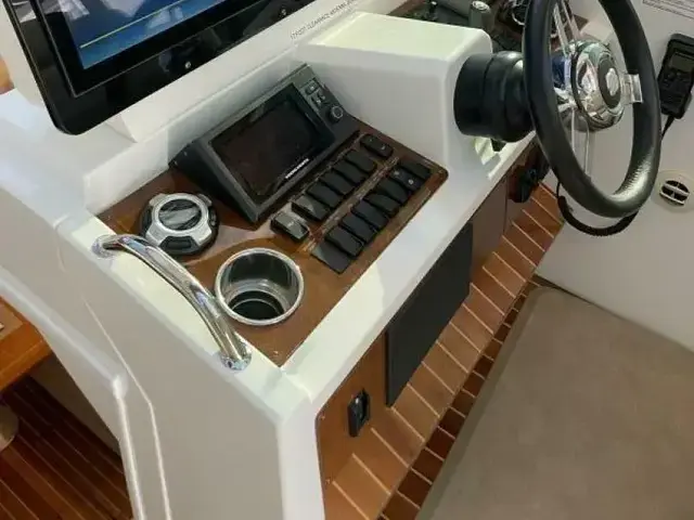 Cruisers Yachts 48 Cantius