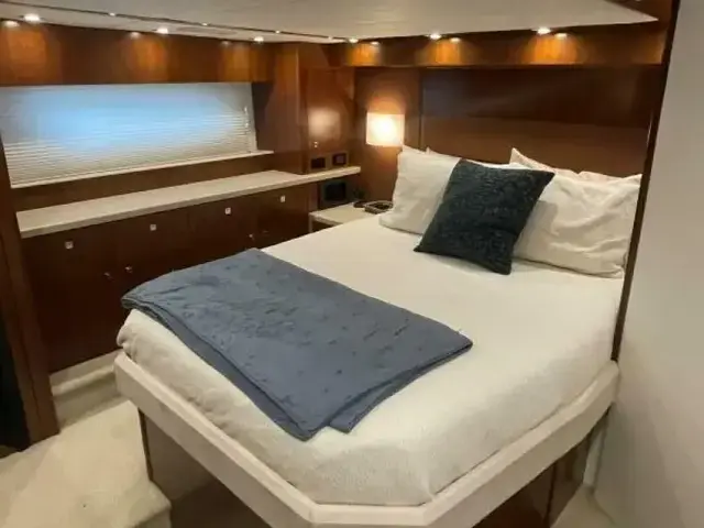 Cruisers Yachts 48 Cantius