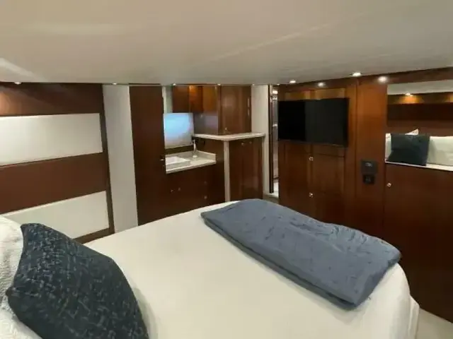 Cruisers Yachts 48 Cantius