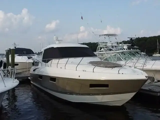 Cruisers Yachts 48 Cantius