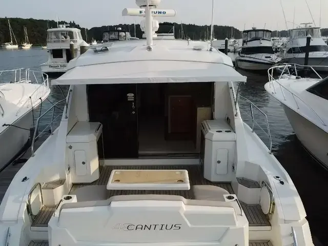 Cruisers Yachts 48 Cantius