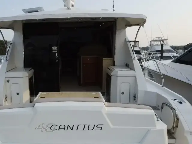 Cruisers Yachts 48 Cantius