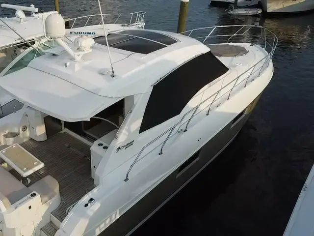 Cruisers Yachts 48 Cantius