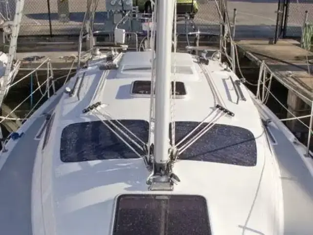 Hunter 33