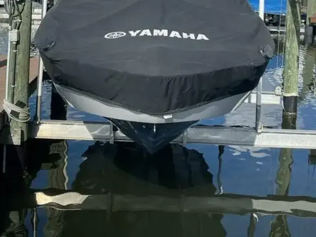 Yamaha 24