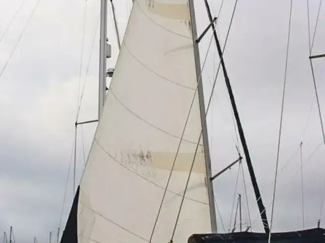 Hunter 33