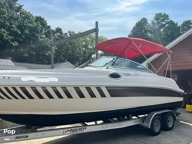 Sea Ray 240 Sundeck