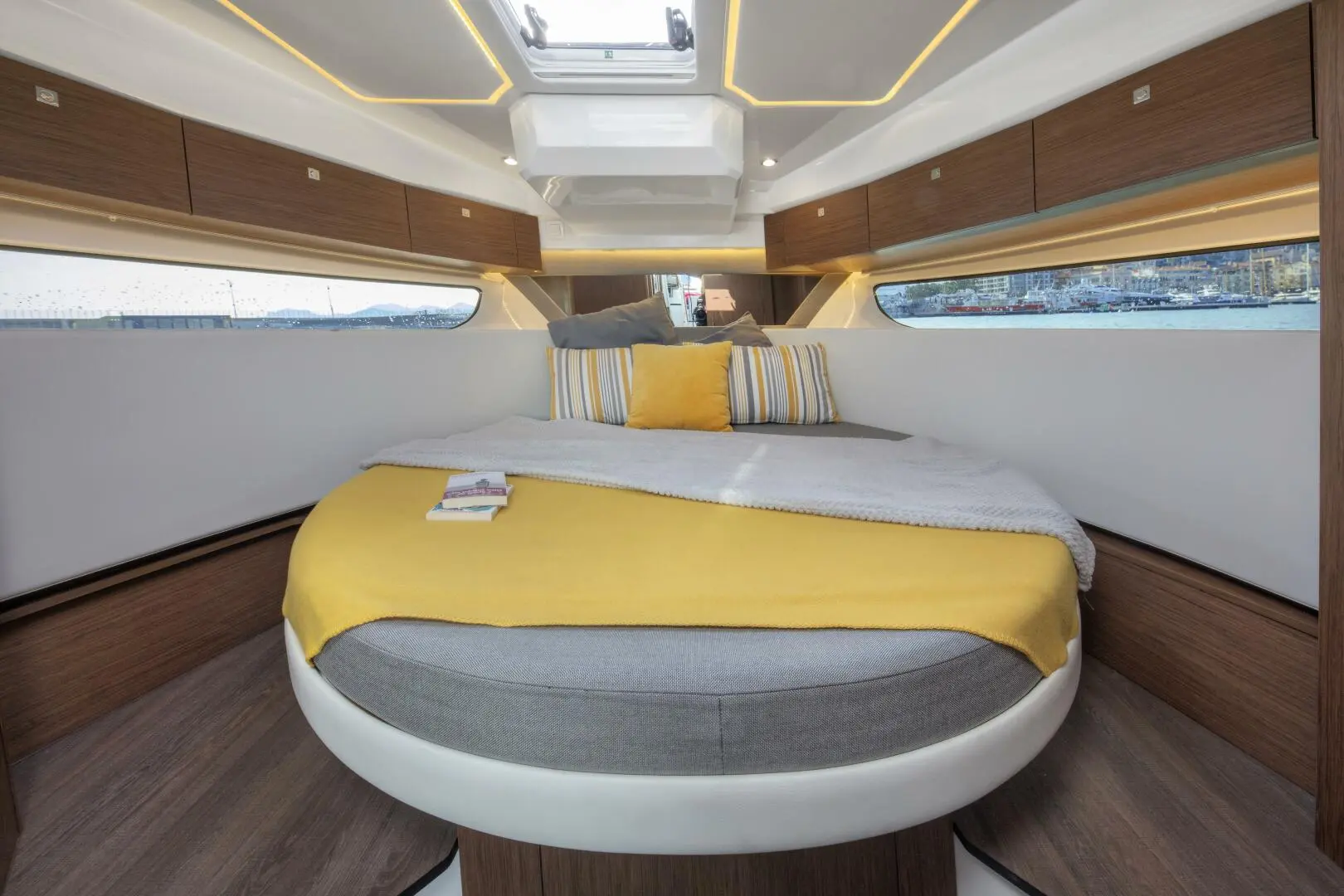 2025 Jeanneau nc 1095 weekender