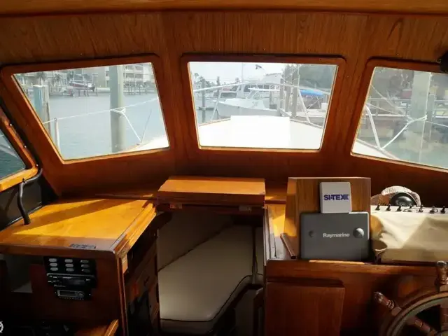 Cheoy Lee 28 Sedan Trawler