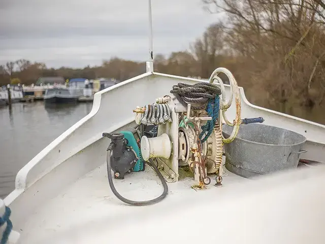 Luxe Motor Dutch Barge