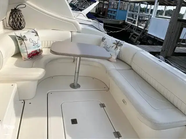 Cruisers Yachts 370