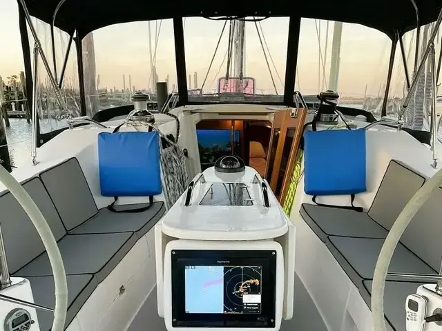 Catalina 445