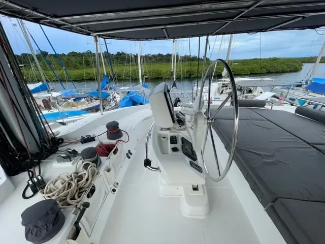 Lagoon 52