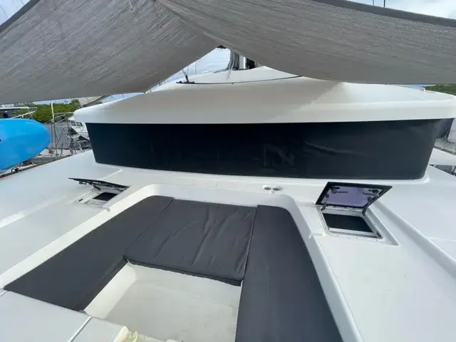 Lagoon 52