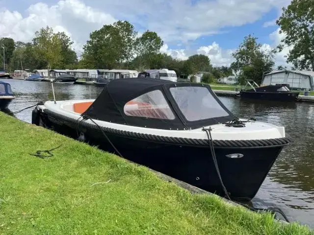 Topcraft 605 Tender