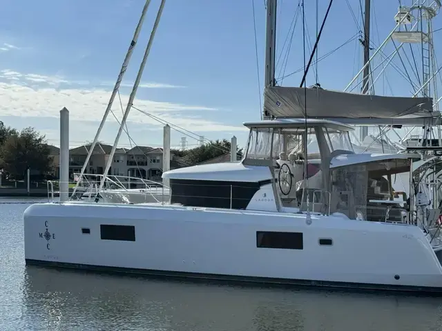 Lagoon 42