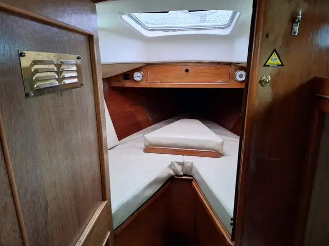 Contessa 32