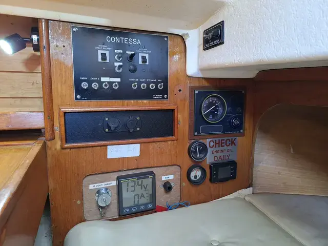 Contessa 32