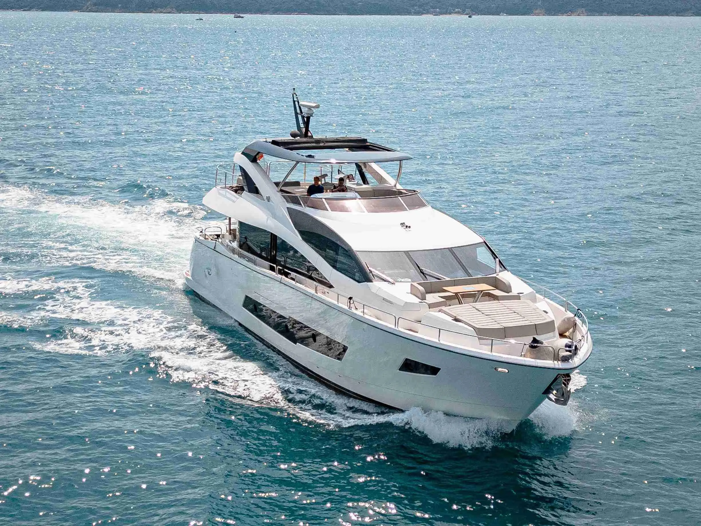 2016 Sunseeker 86 yacht