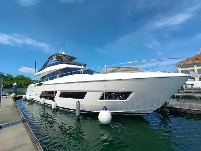 Ferretti Yachts 670