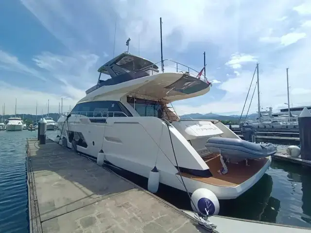 Ferretti Yachts 670