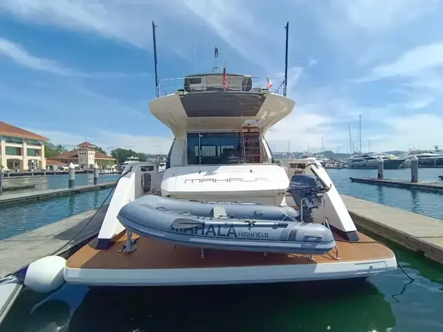 Ferretti Yachts 670