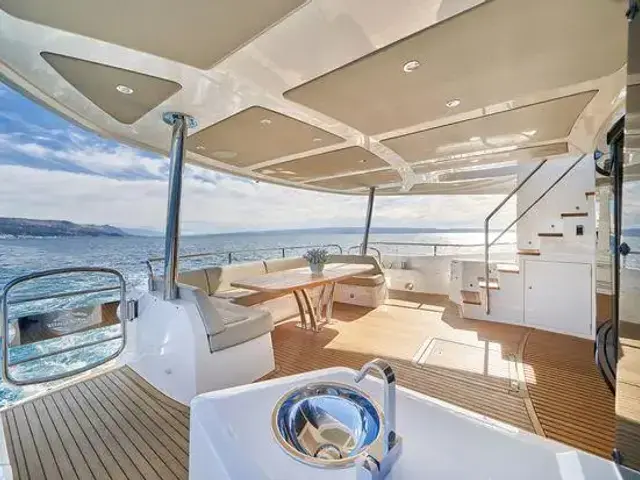 Sunseeker 86 Yacht