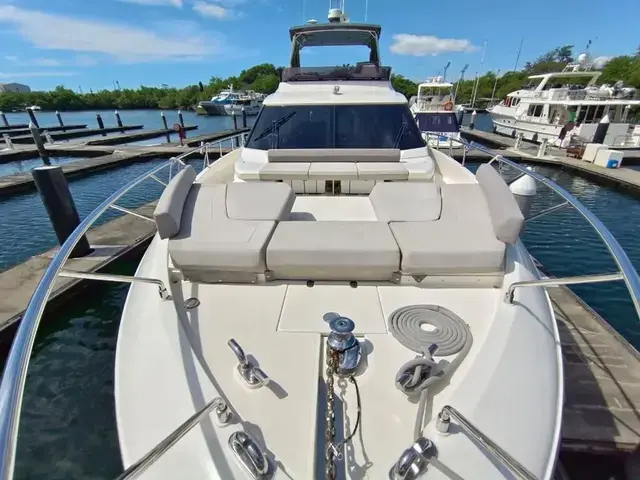 Ferretti Yachts 670