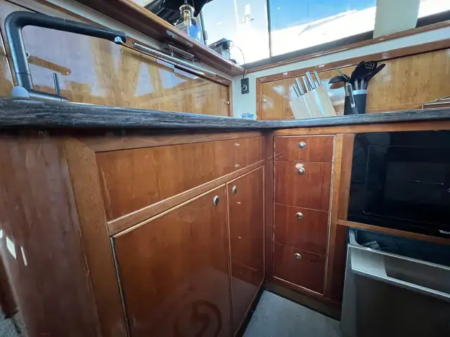 Riviera 48 Flybridge