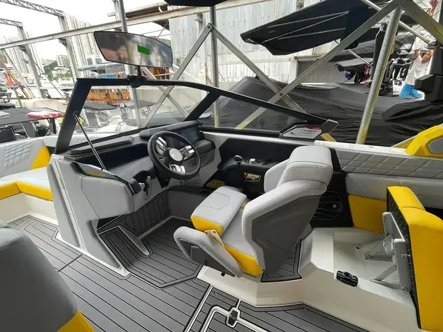 Nautique G23