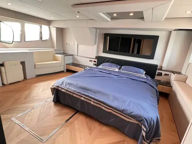 Sunseeker 88 Yacht