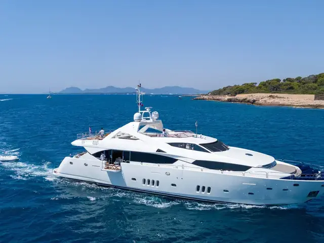 Sunseeker 34M Yacht