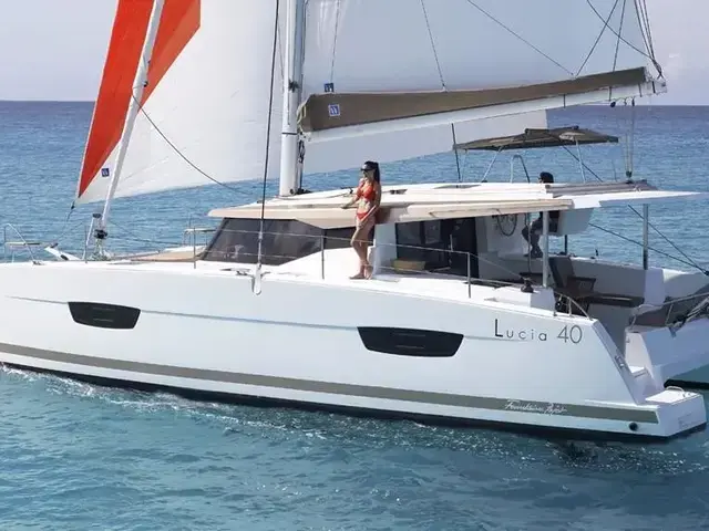 Fountaine Pajot Lucia 40