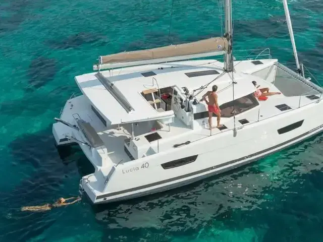 Fountaine Pajot Lucia 40