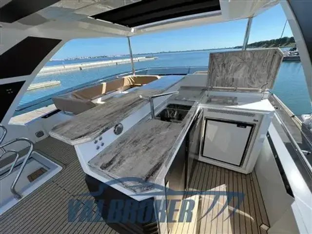 Galeon 680 Fly