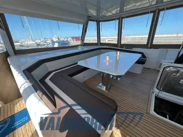 Galeon 680 Fly