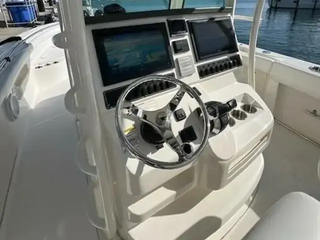 Boston Whaler 320 Outrage