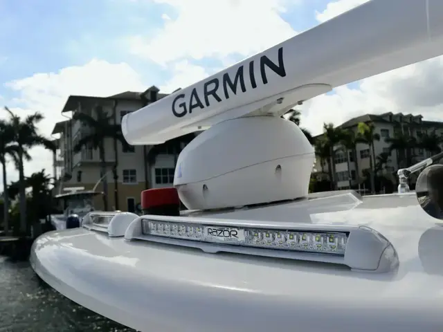 Boston Whaler 320 Outrage