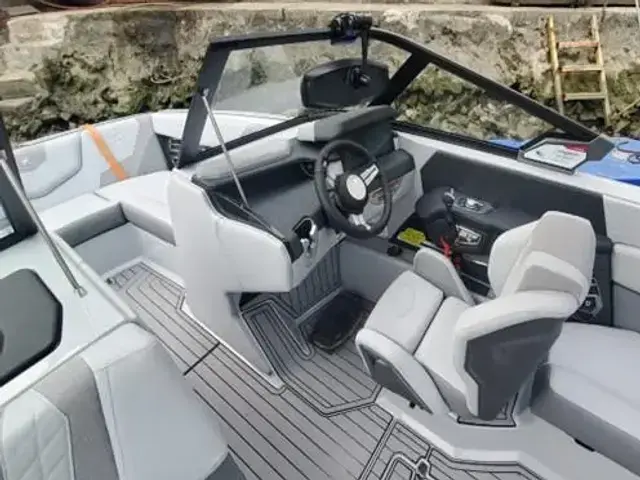 Nautique G23