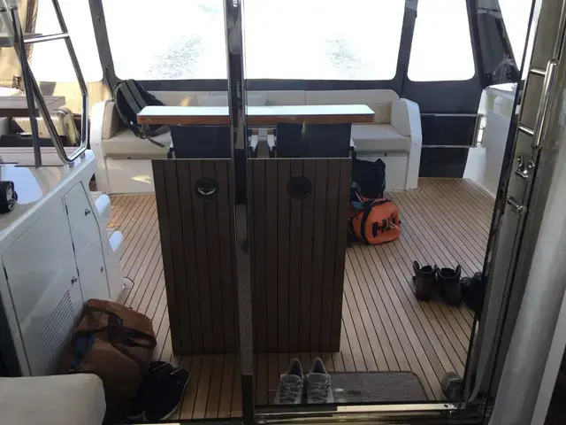 Ferretti Yachts 670