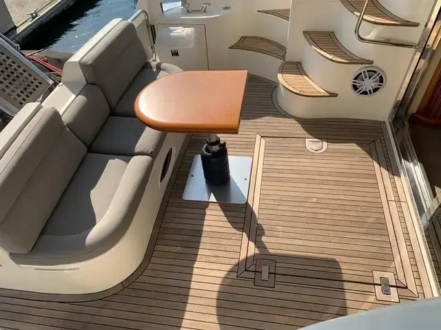 Azimut 46