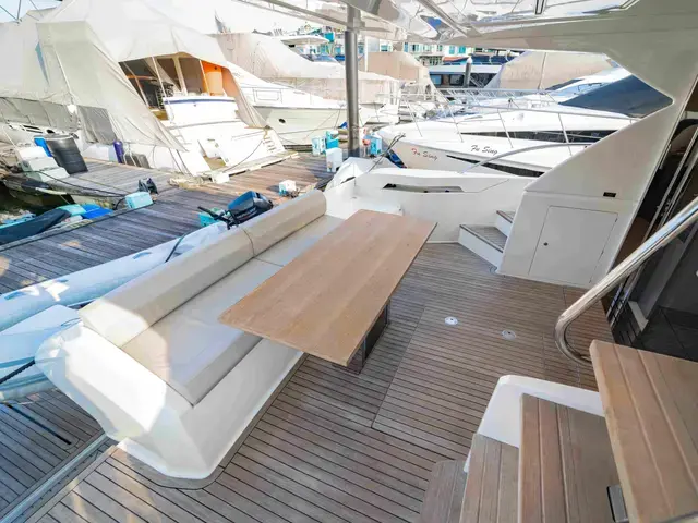 Ferretti Yachts 550