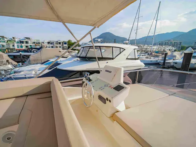 Ferretti Yachts 550